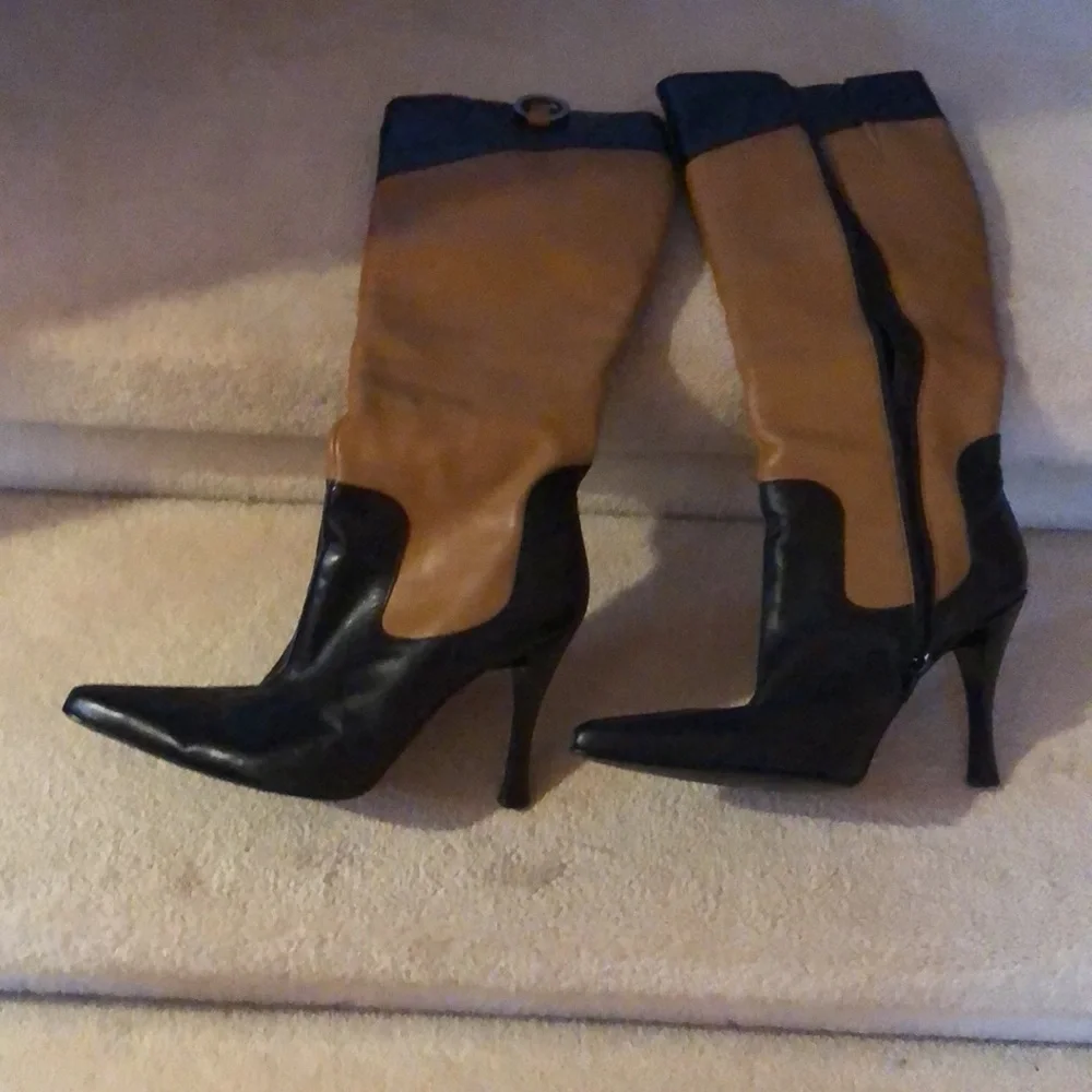 Beautiful pair of Aldo dress boots two tone camel and dark brown. UK size 39. - Picture 3 of 6